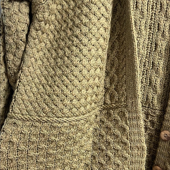 Aran Crafts Olive Wool Sweater Size Large - Picture 4 of 12